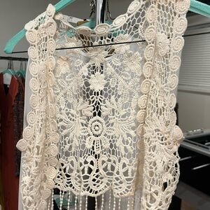 Crocheted and lace vest, cream color, 3-4T
